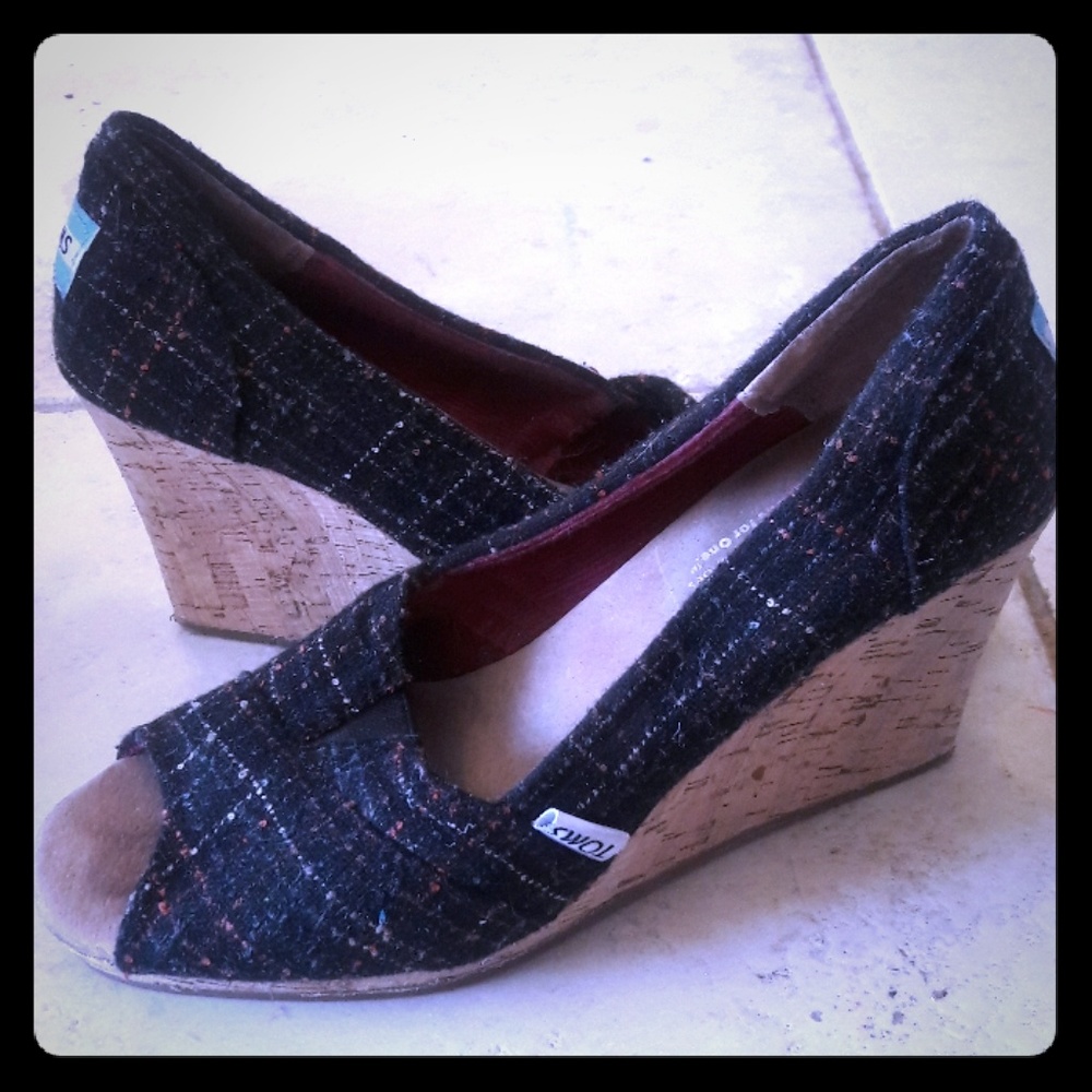 Toms wedges